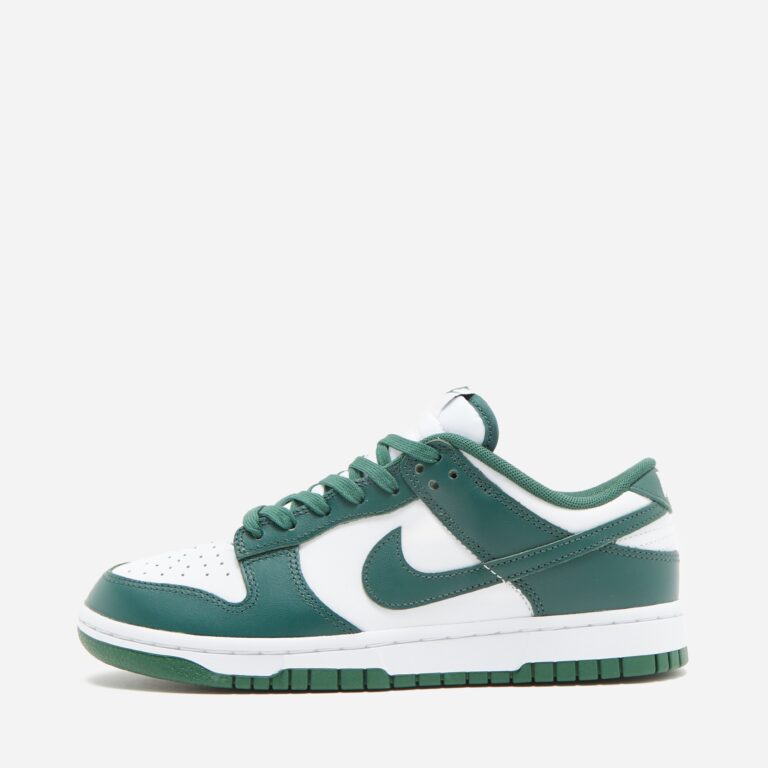 Nike Dunk Low in White - Size: 10