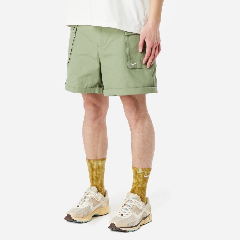 Nike Life Cargo Short in Green - Size: 30