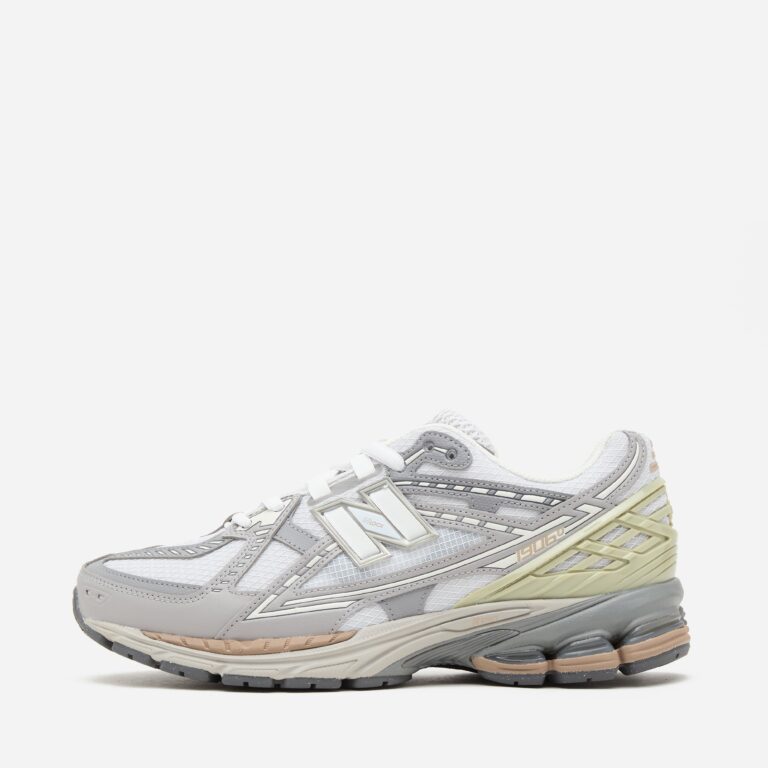 New Balance 1906R in Grey - Size: 7.5