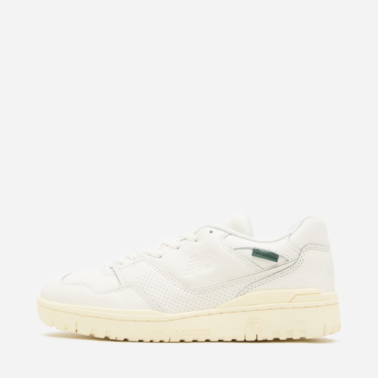 New Balance 550 Women's in White - Size: 6