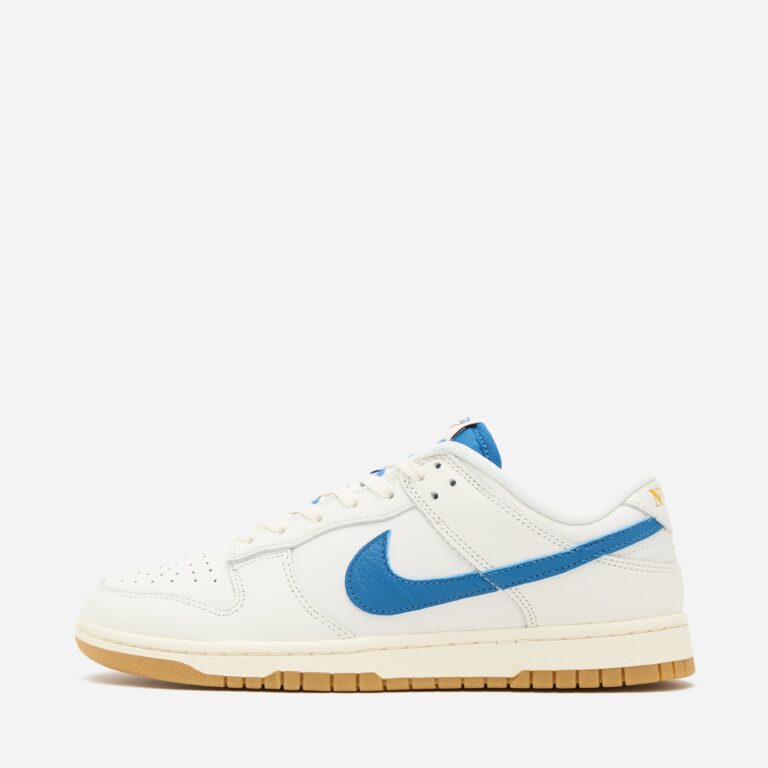 Nike Dunk Low in White - Size: 7