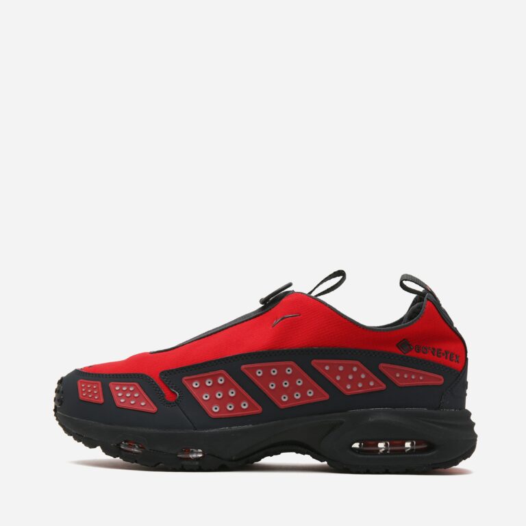 Nike Air Max SNDR GORE-TEX in Red - Size: 9