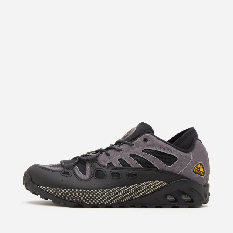 Nike ACG Exploraid in Black - Size: 7