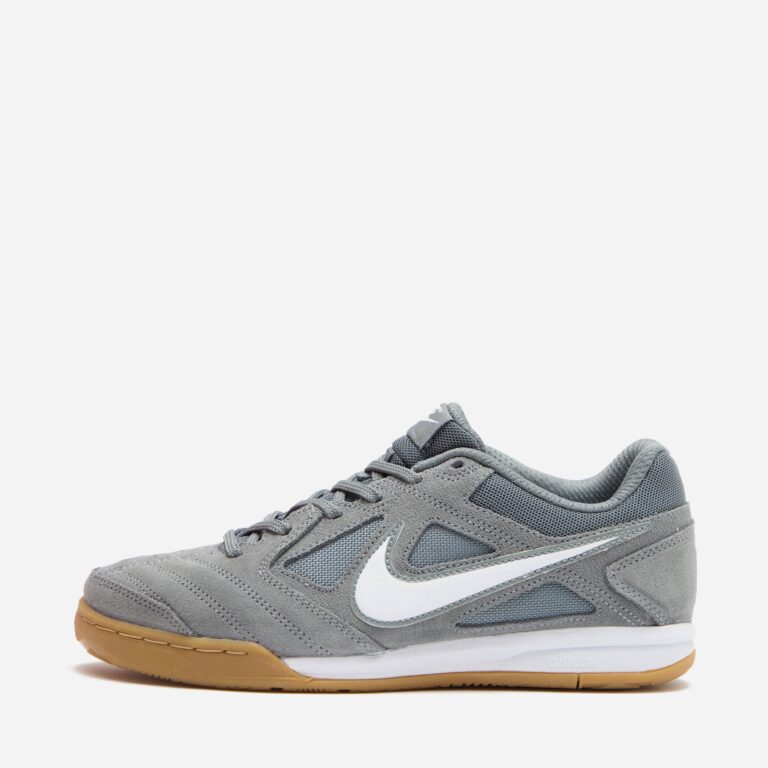 Nike Gato Women's in Grey - Size: 4