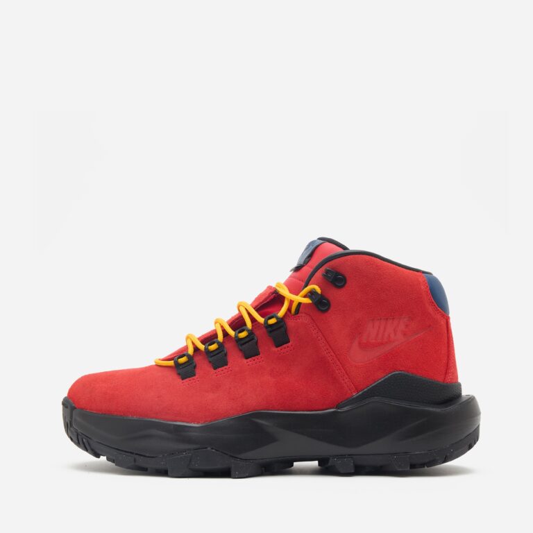 Nike ACG Cygnal in Red - Size: 9