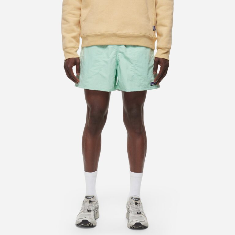 Patagonia Baggies 5" Short in Green - Size: S