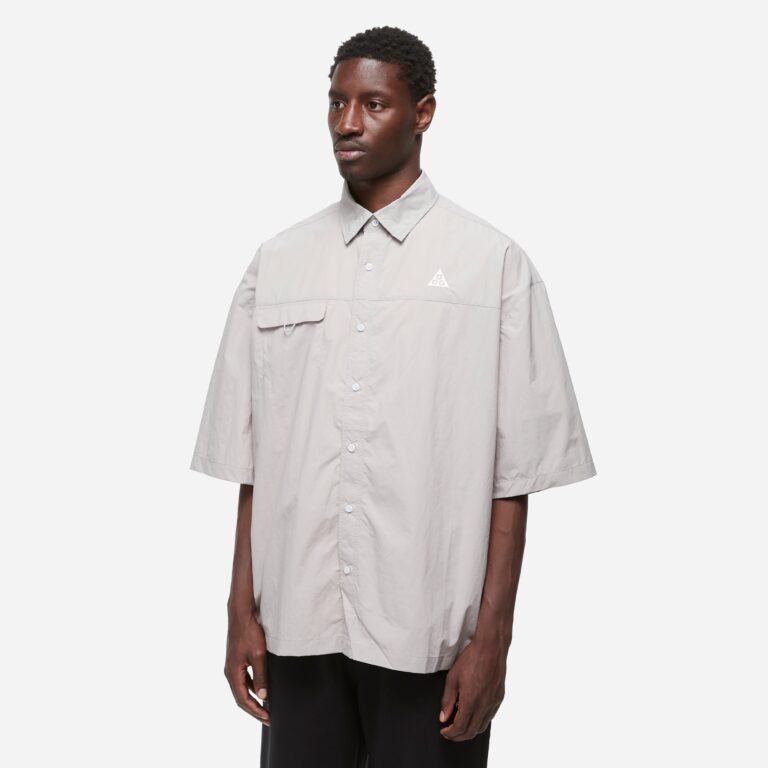 Nike ACG Weaver Shirt in Grey - Size: XL