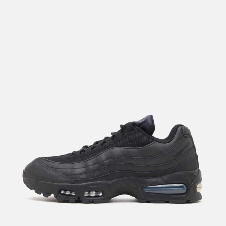 Nike Air Max 95 in Black - Size: 7