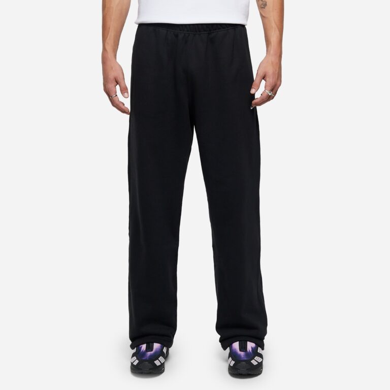 Nike Solo Swoosh Open Hem Fleece Joggers in Black - Size: L