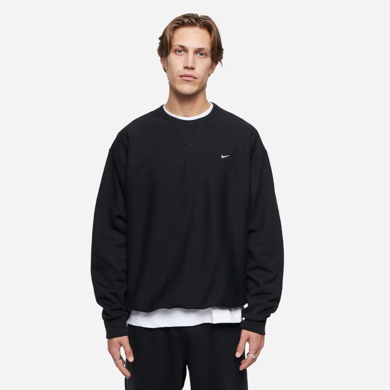 Nike Solo Swoosh Fleece Crew Sweatshirt in Black - Size: S