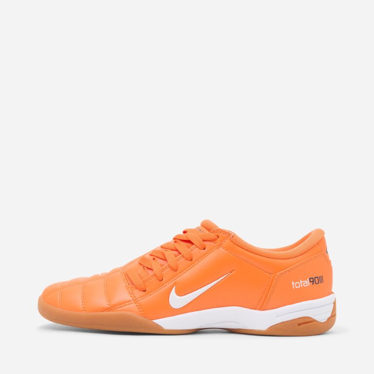 Nike Total 90 III in Orange - Size: 8.5