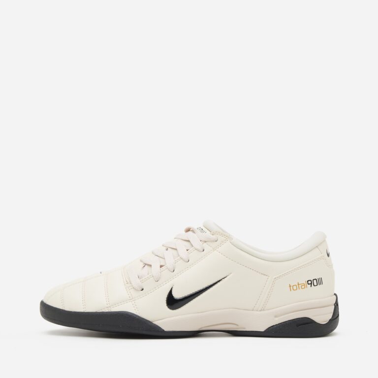 Nike Total 90 III in White - Size: 7.5