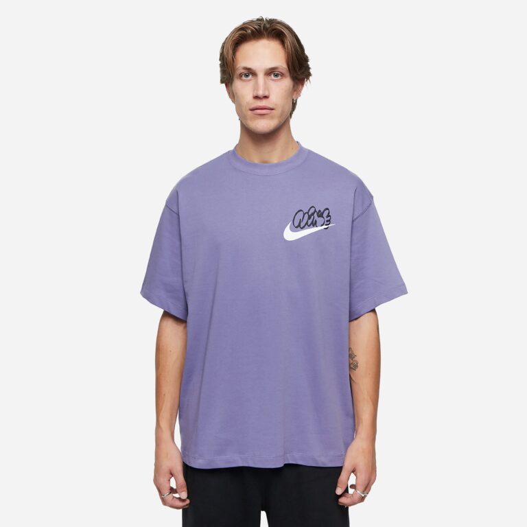 Nike Solo Swoosh Graphic T-Shirt in Purple - Size: L