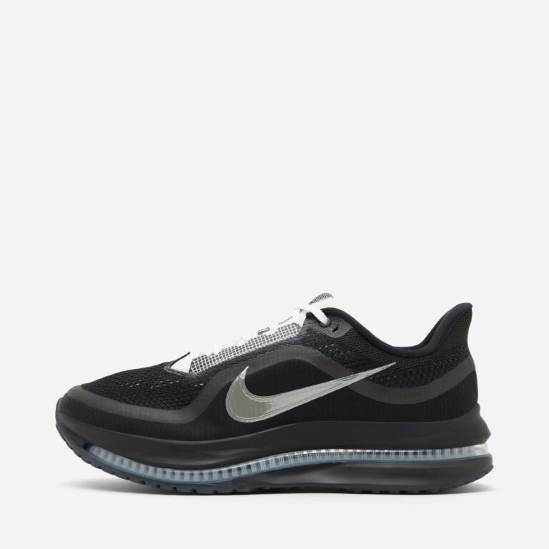 Nike Pegasus Premium in Black - Size: 6.5