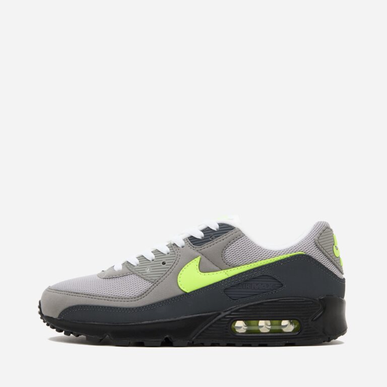 Nike Air Max 90 in Grey - Size: 8