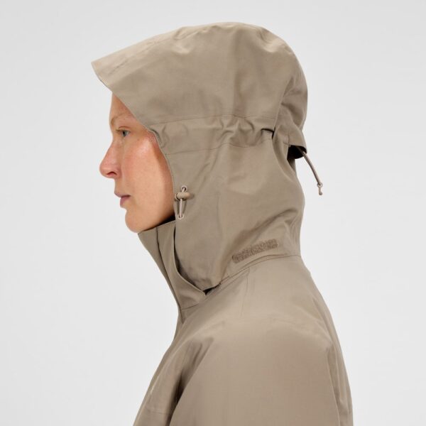 Berghaus Women's Hillwalker 2.0 InterActive Gore-Tex Waterproof Jacket - Natural