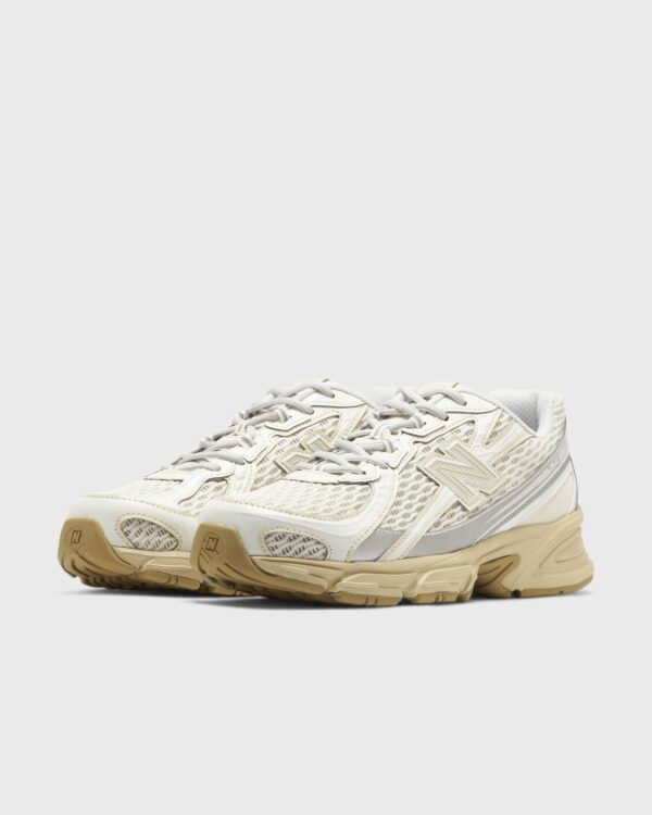 New Balance 740 beige