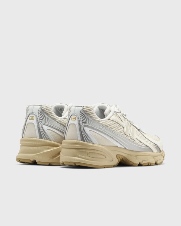 New Balance 740 beige
