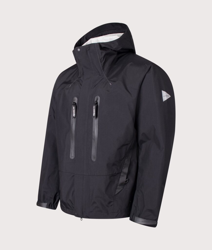 and wander 2.5L Hiker Rain Jacket Black