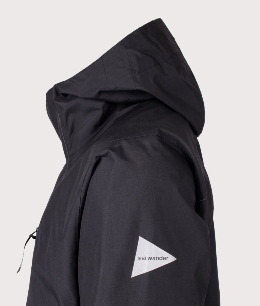 and wander 2.5L Hiker Rain Jacket Black