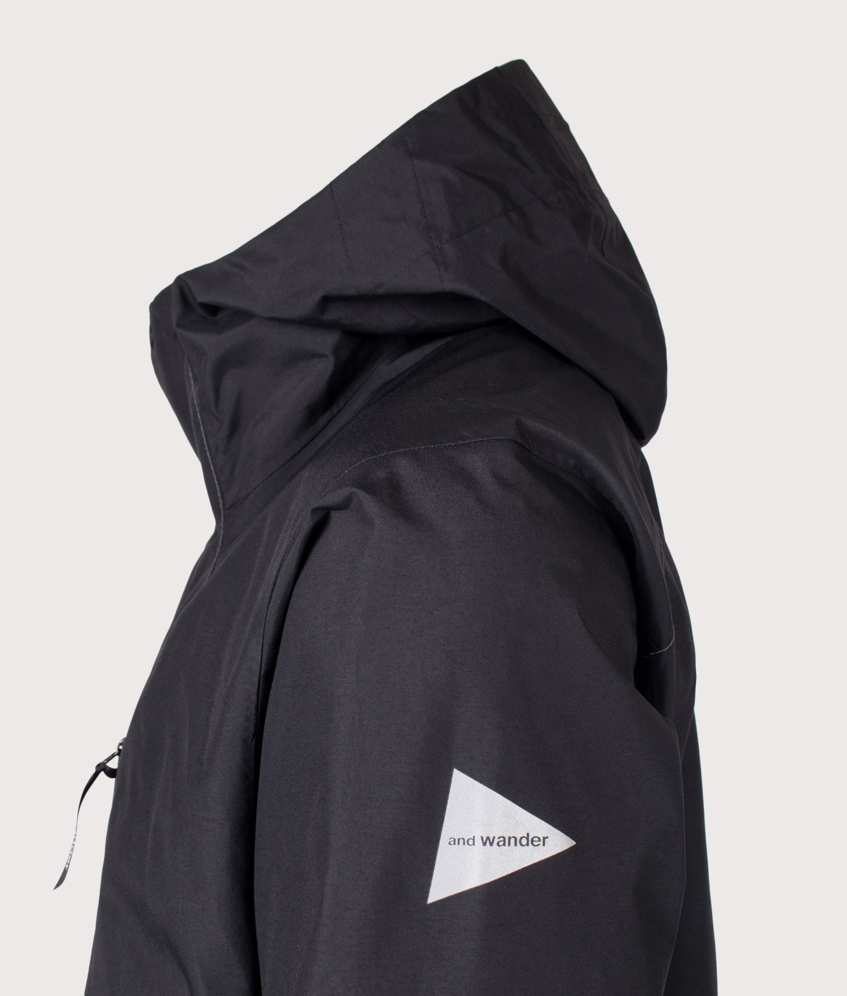 and wander 2.5L Hiker Rain Jacket Black