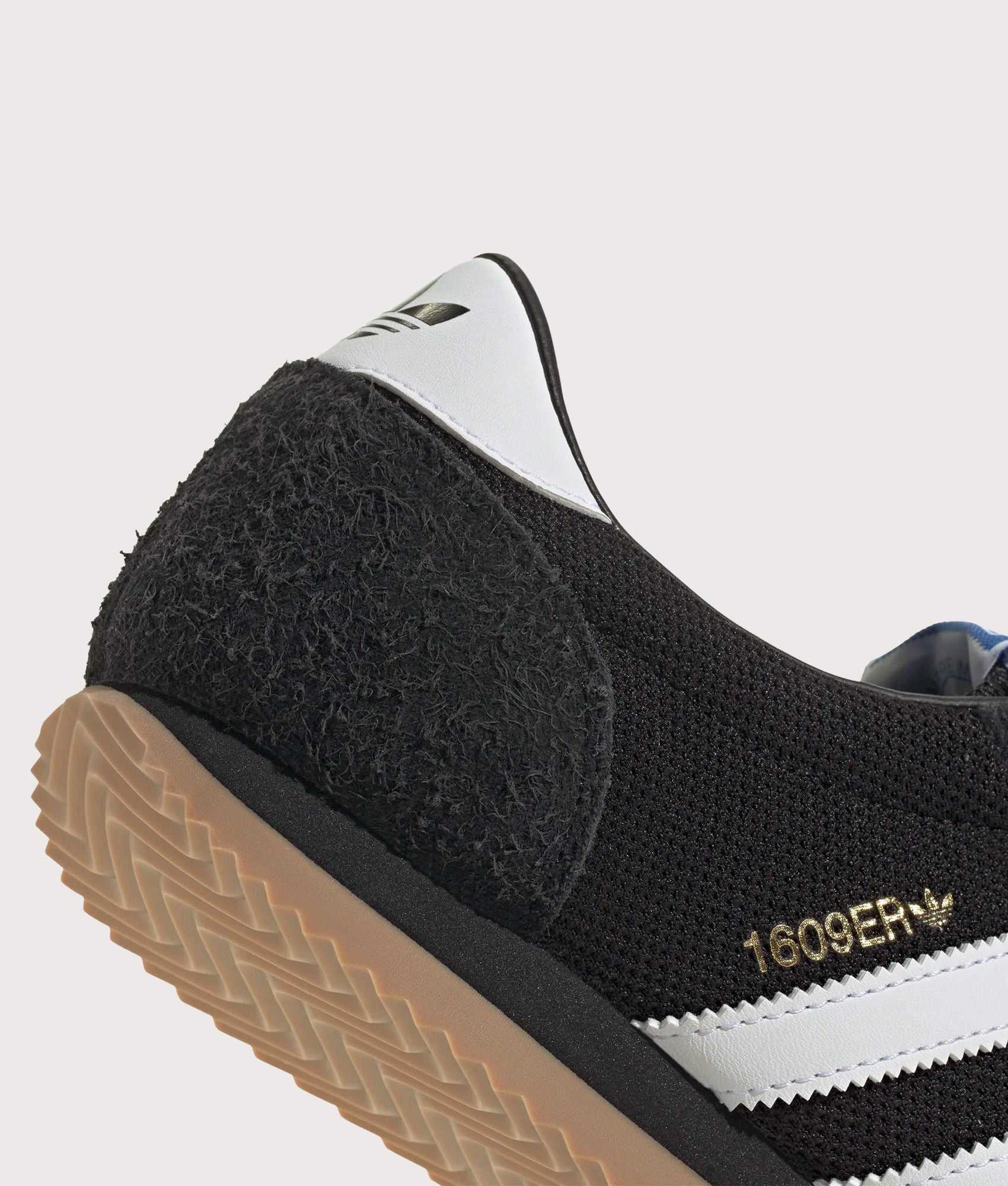 adidas Originals 1609ER RS Trainers Core Black/Footwear White/Gold Metallic - Image 2
